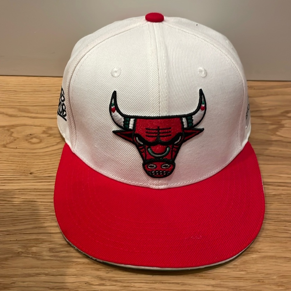 Chicago Bulls x Mexican heritage month hat. SnapBack.